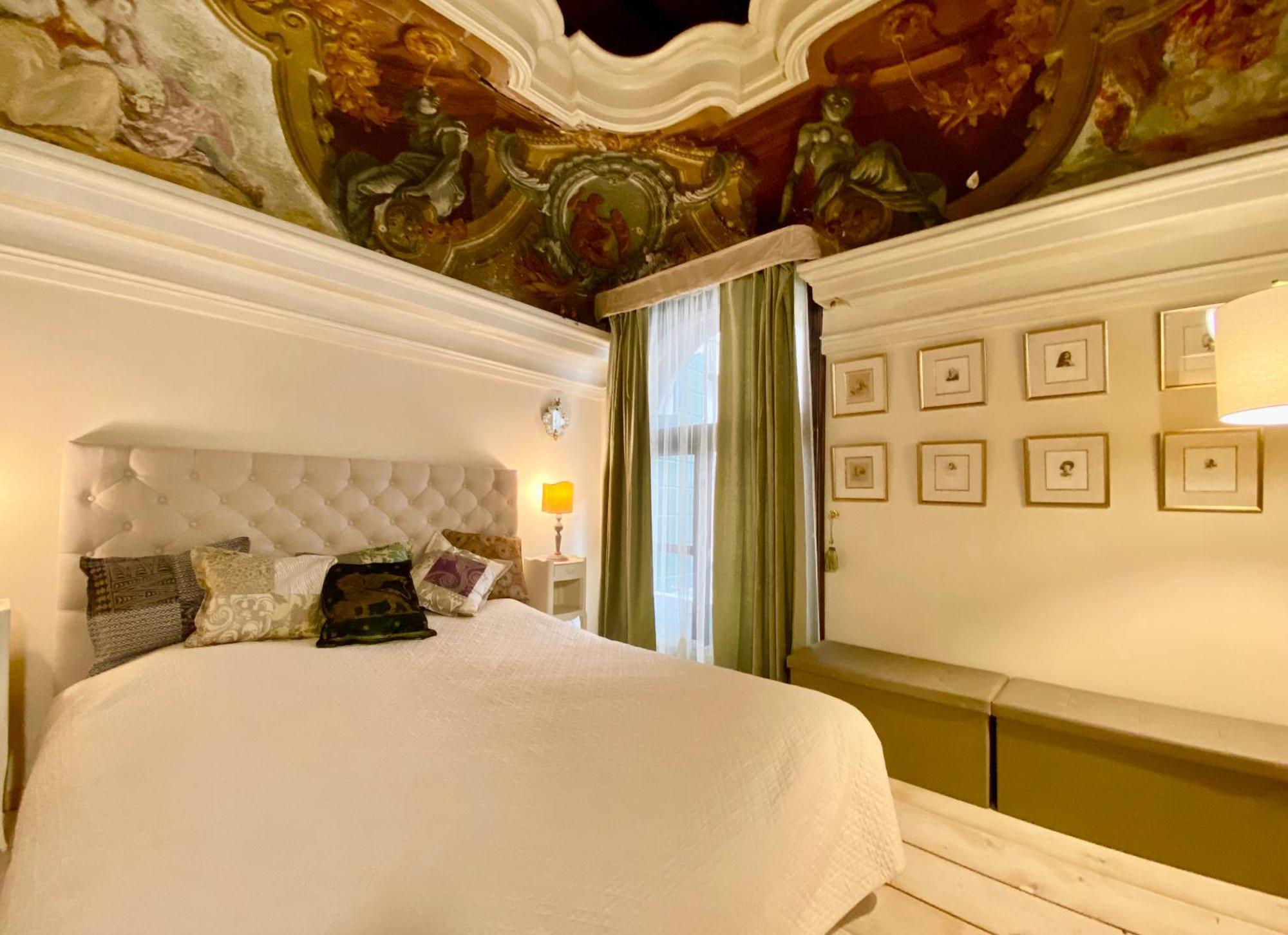 Venice Palace Luxury Suites Exteriör bild