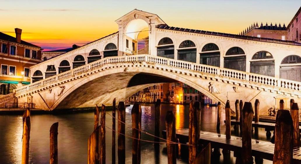 Venice Palace Luxury Suites Exteriör bild